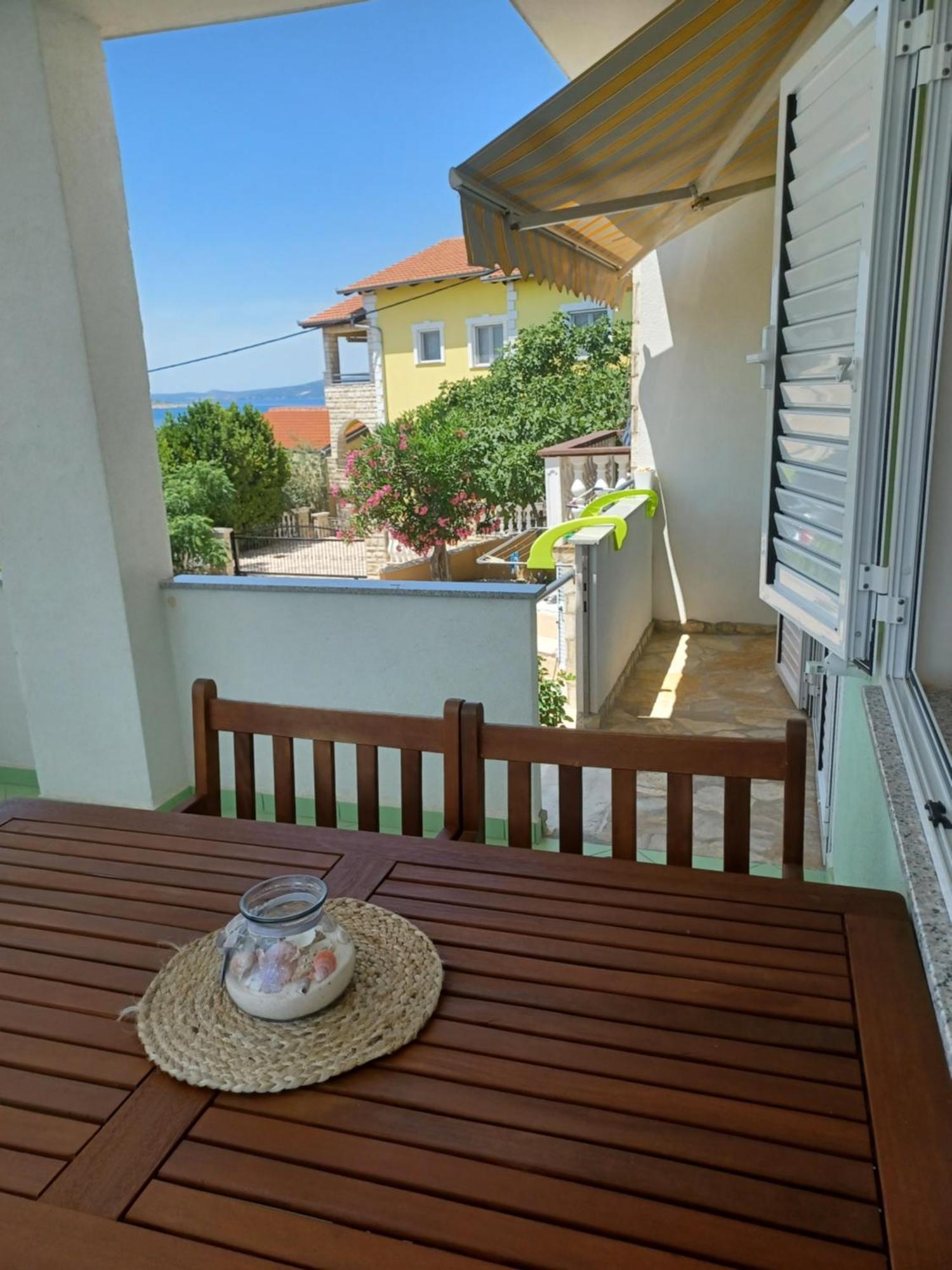 Apartmani Ana - Meka Draga 오브로박 외부 사진